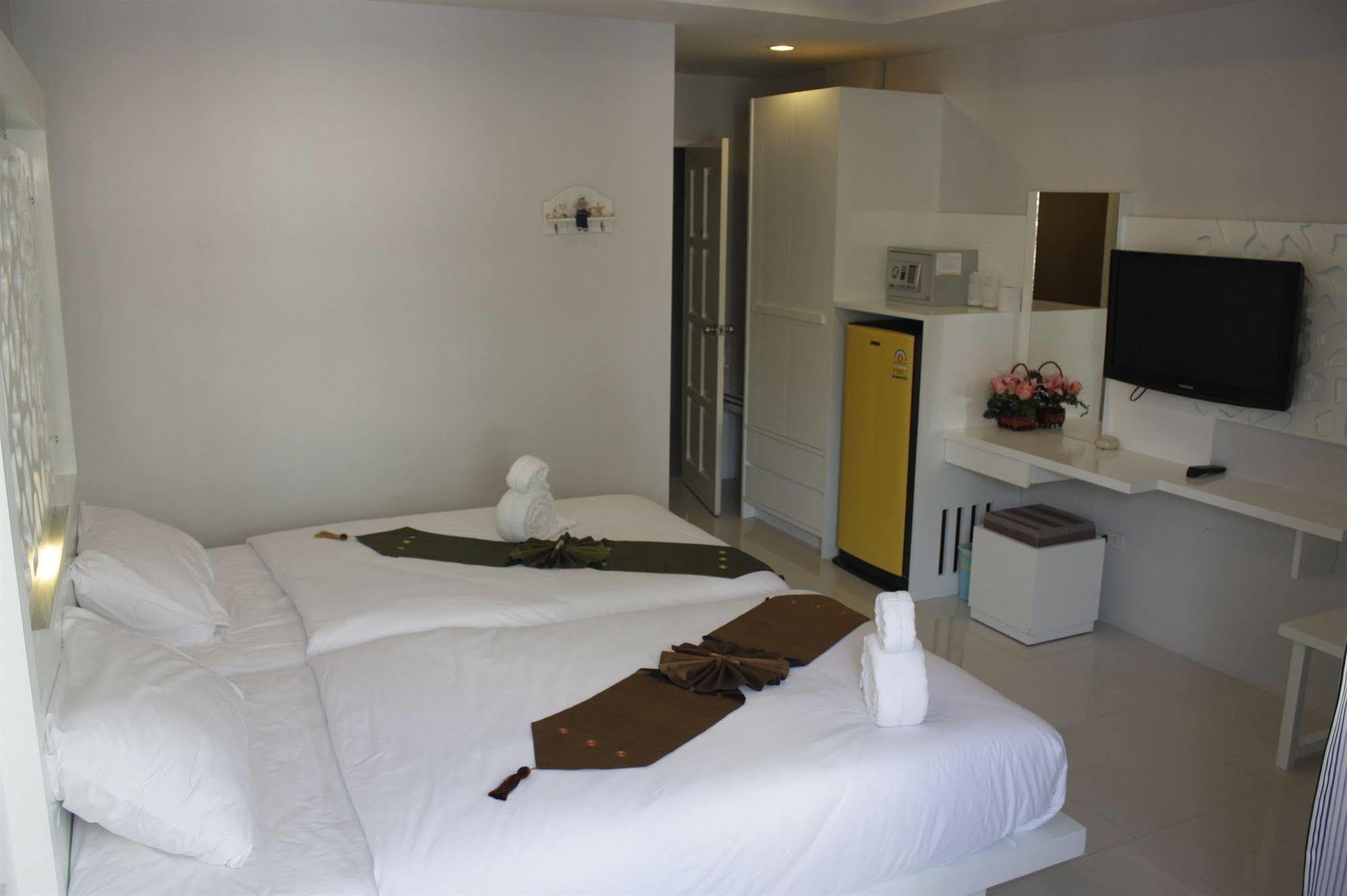 The Silk Hill Hotel Patong Экстерьер фото